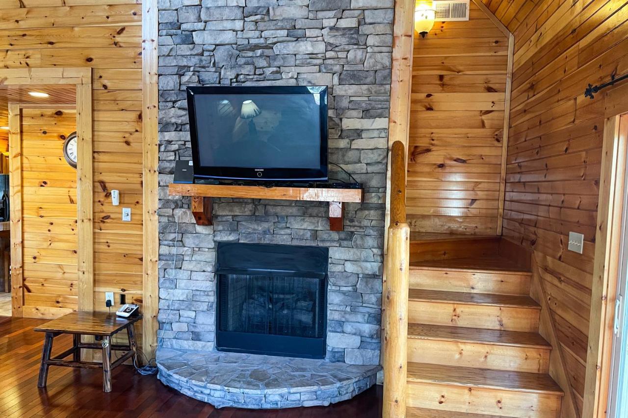Black Bear Hideaway Cabin Гатлинбург Экстерьер фото