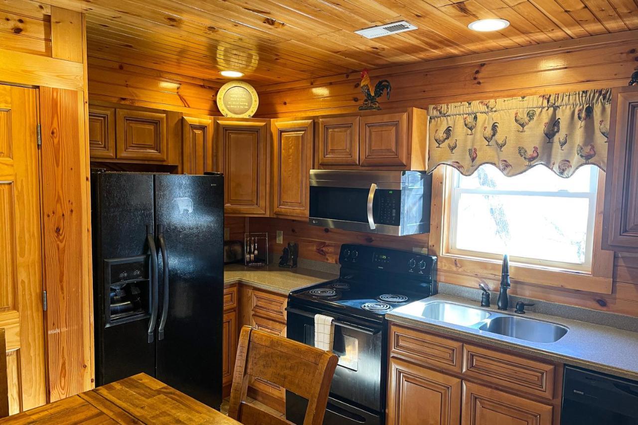 Black Bear Hideaway Cabin Гатлинбург Экстерьер фото