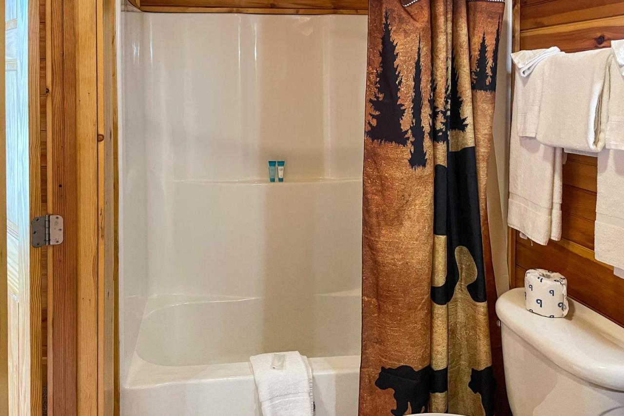 Black Bear Hideaway Cabin Гатлинбург Экстерьер фото