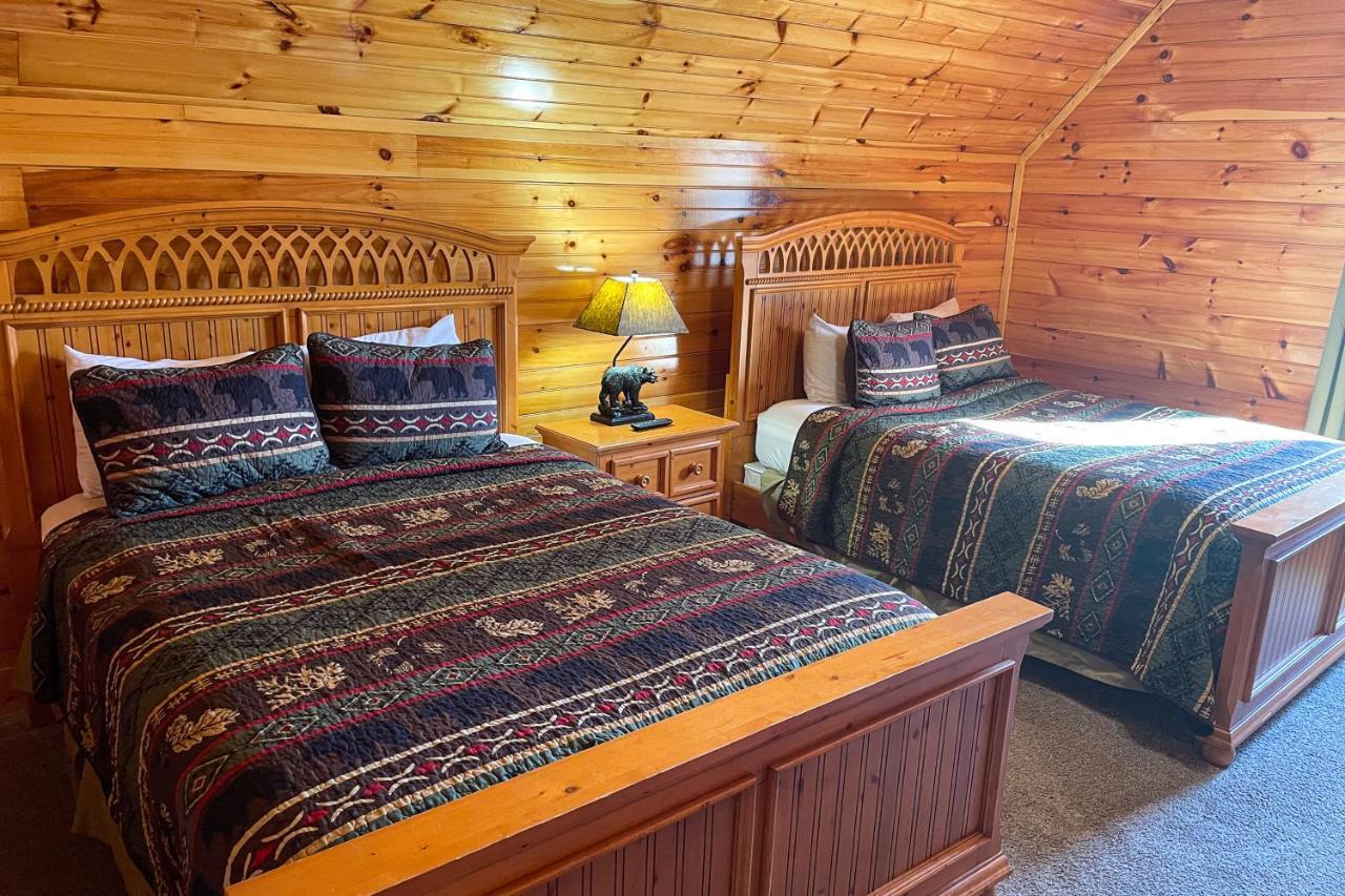 Black Bear Hideaway Cabin Гатлинбург Экстерьер фото