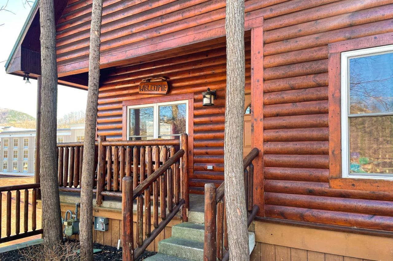 Black Bear Hideaway Cabin Гатлинбург Экстерьер фото
